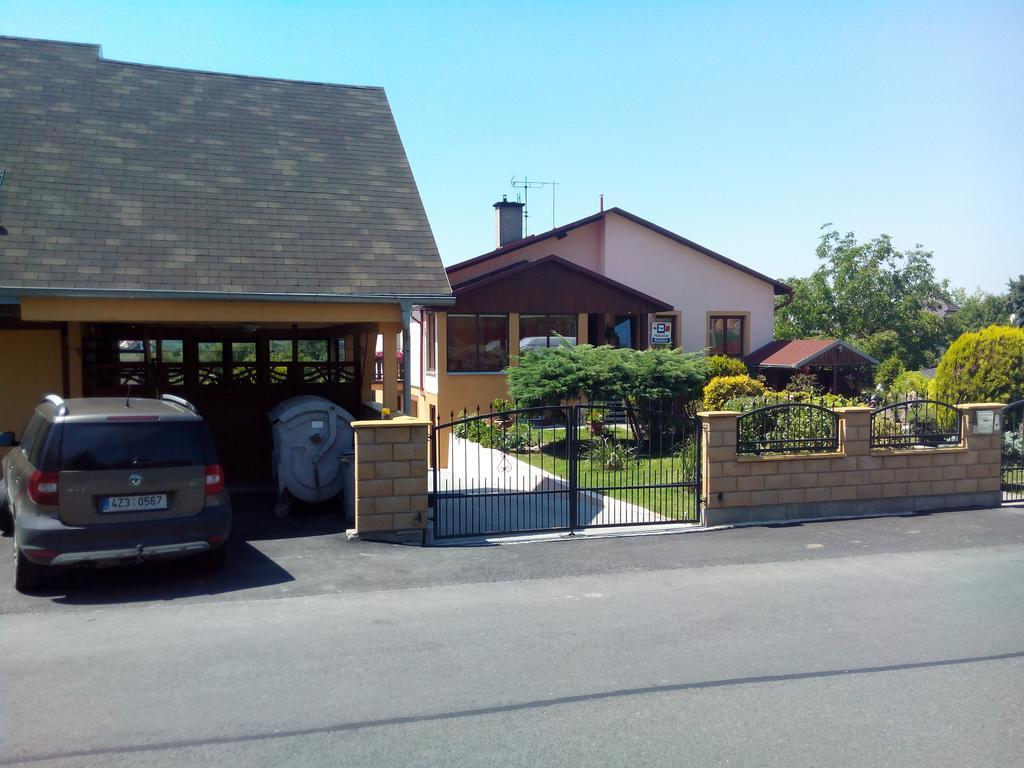 Penzion Ivana Valasske Mezirici Exterior photo